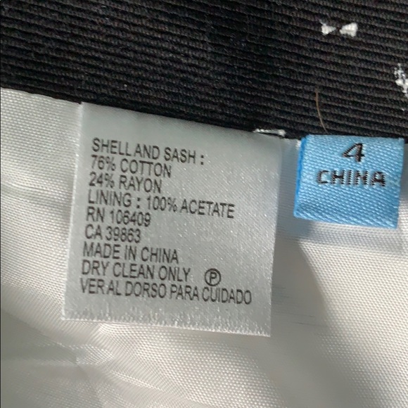 Beautiful Ladies Skirt - Picture 5 of 6